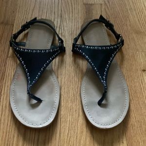 Black strappy sandles